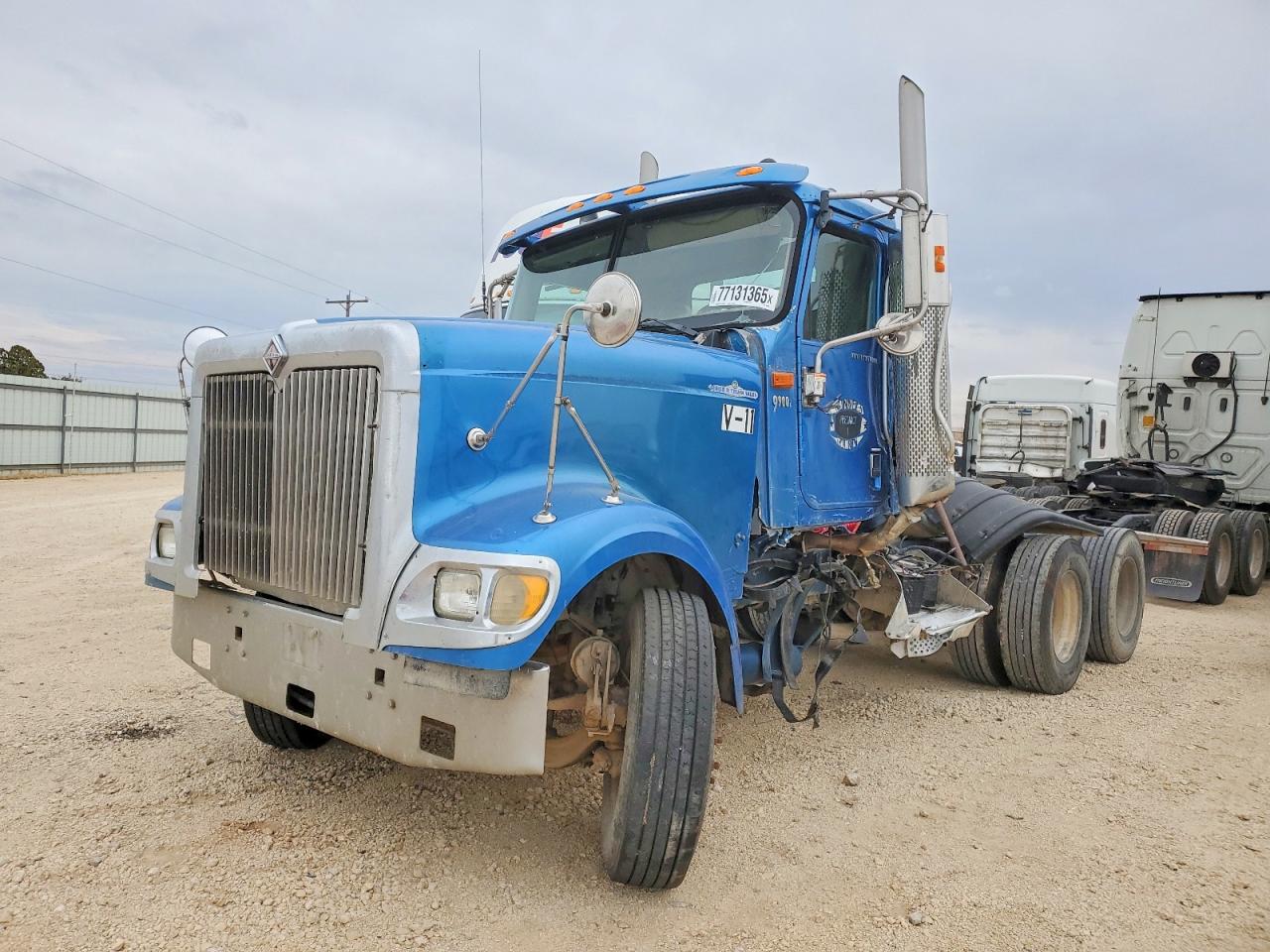 2006 International All other VIN 2HSCHSCR56C249141 photo 2