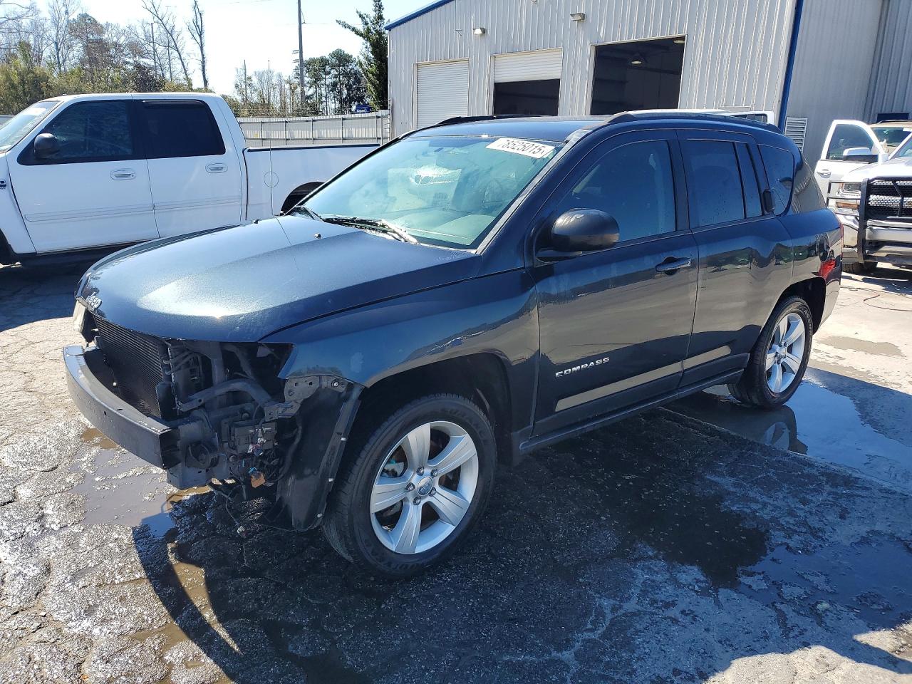 2016 Jeep Compass VIN 1C4NJCBA8GD560328 photo 1