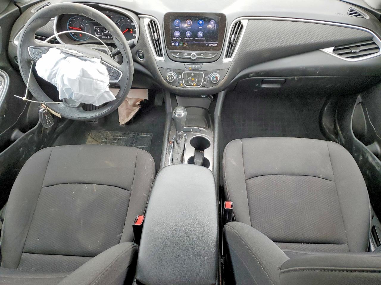 2020 Chev Malibu VIN 1G1ZB5ST8LF087503 photo 8