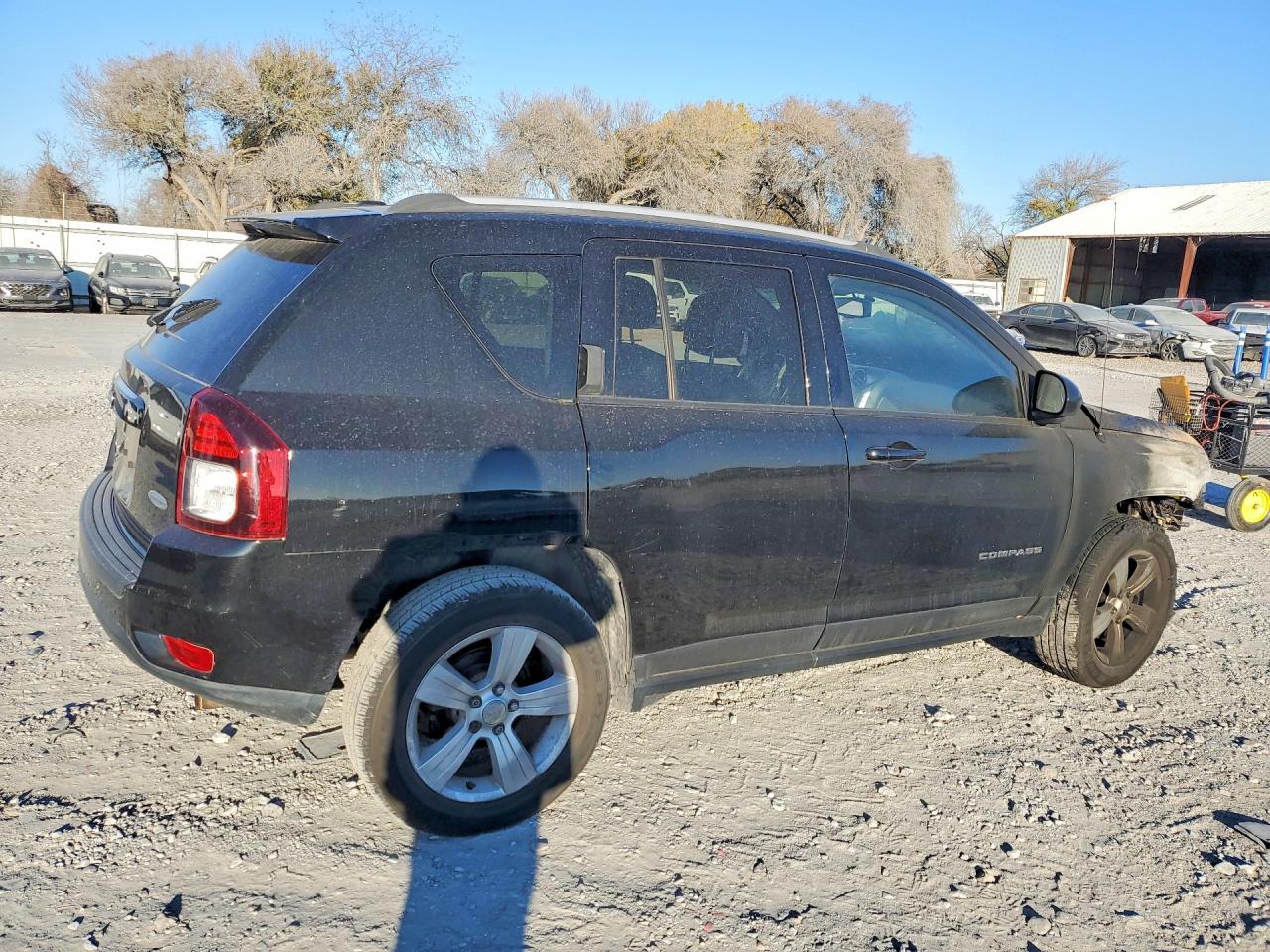 2016 Jeep Compass VIN 1C4NJDEB9GD674350 photo 3
