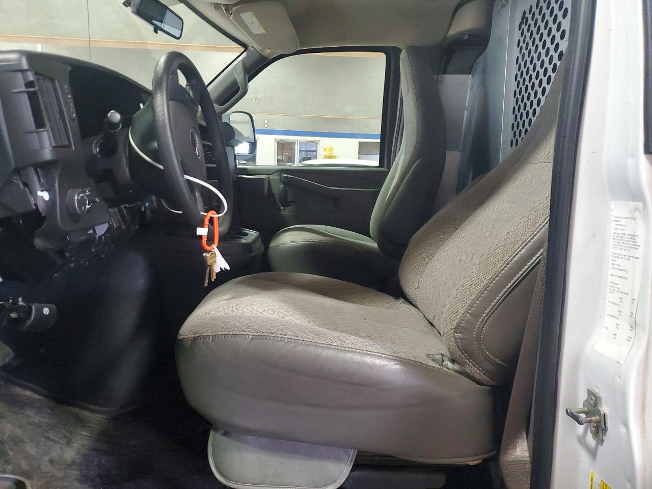 2023 GMC Savana VIN 1GTW7AFPXP1225370 photo 7