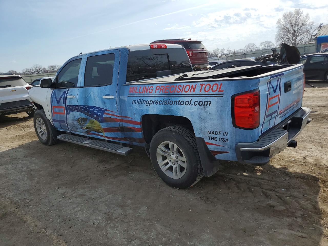 2018 Chevrolet All models VIN 3GCUKREC4JG550642 photo 2