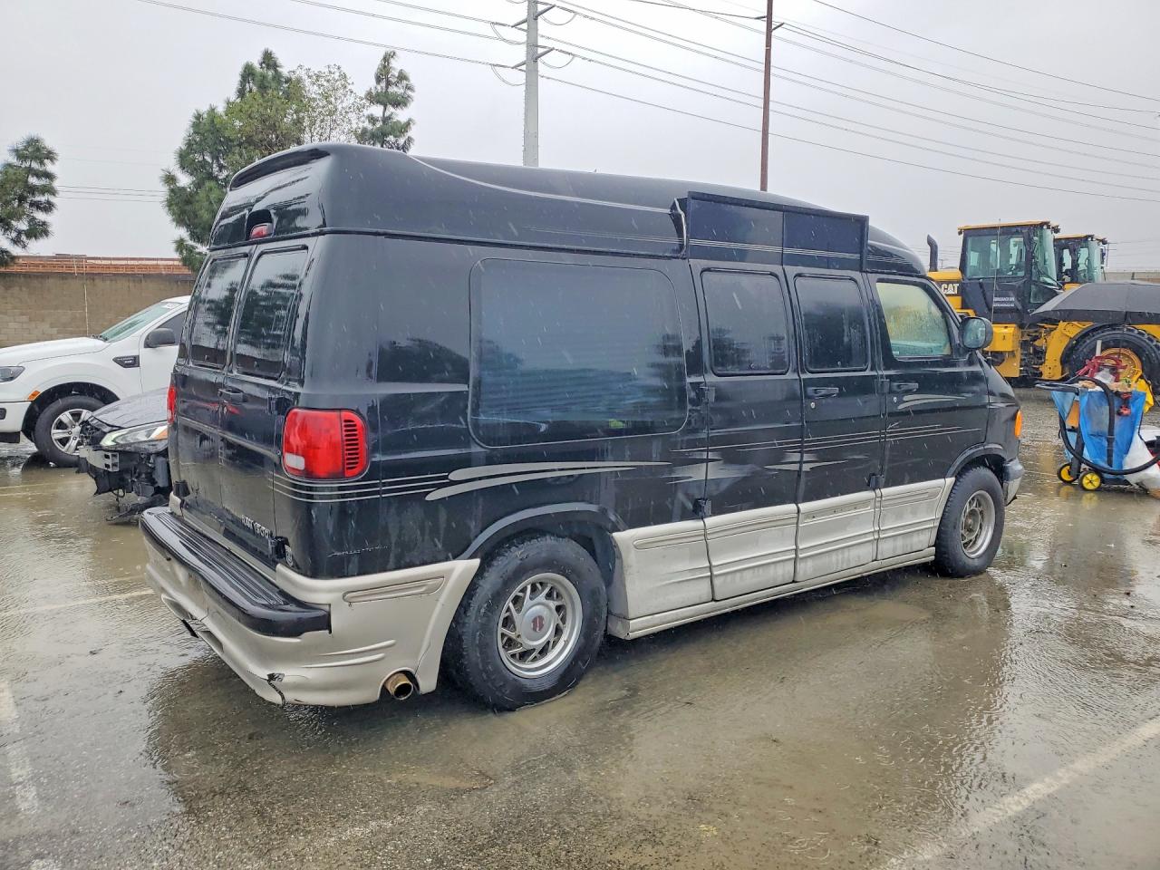 2002 Dodge B series VIN 2B6HB11Y42K143451 photo 3