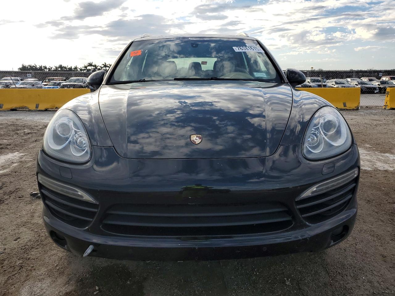 2014 Porsche Cayenne VIN WP1AF2A22ELA39885 photo 5
