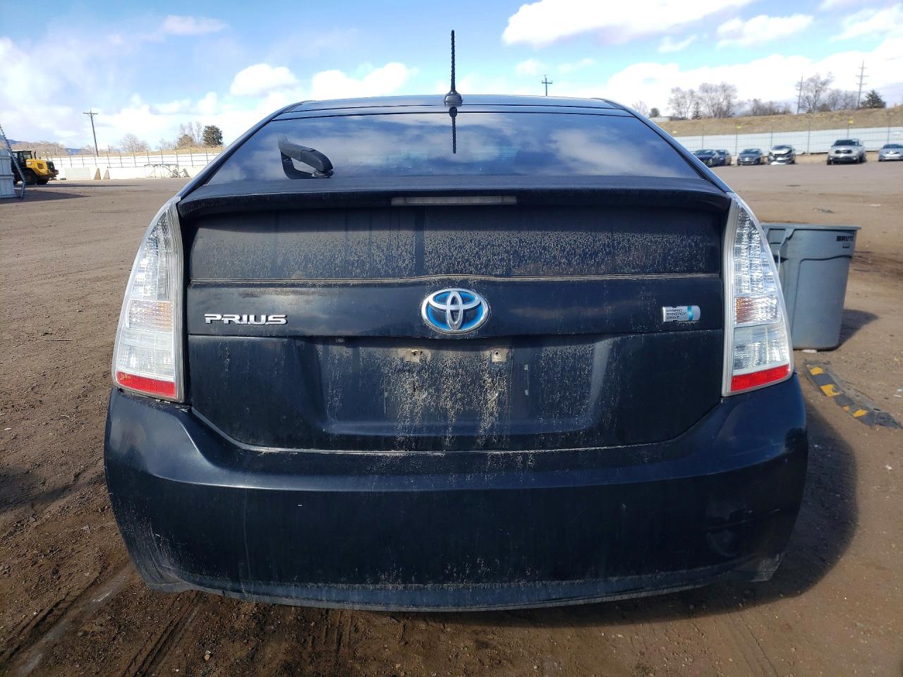 2010 Toyota Prius VIN JTDKN3DU2A0170564 photo 6