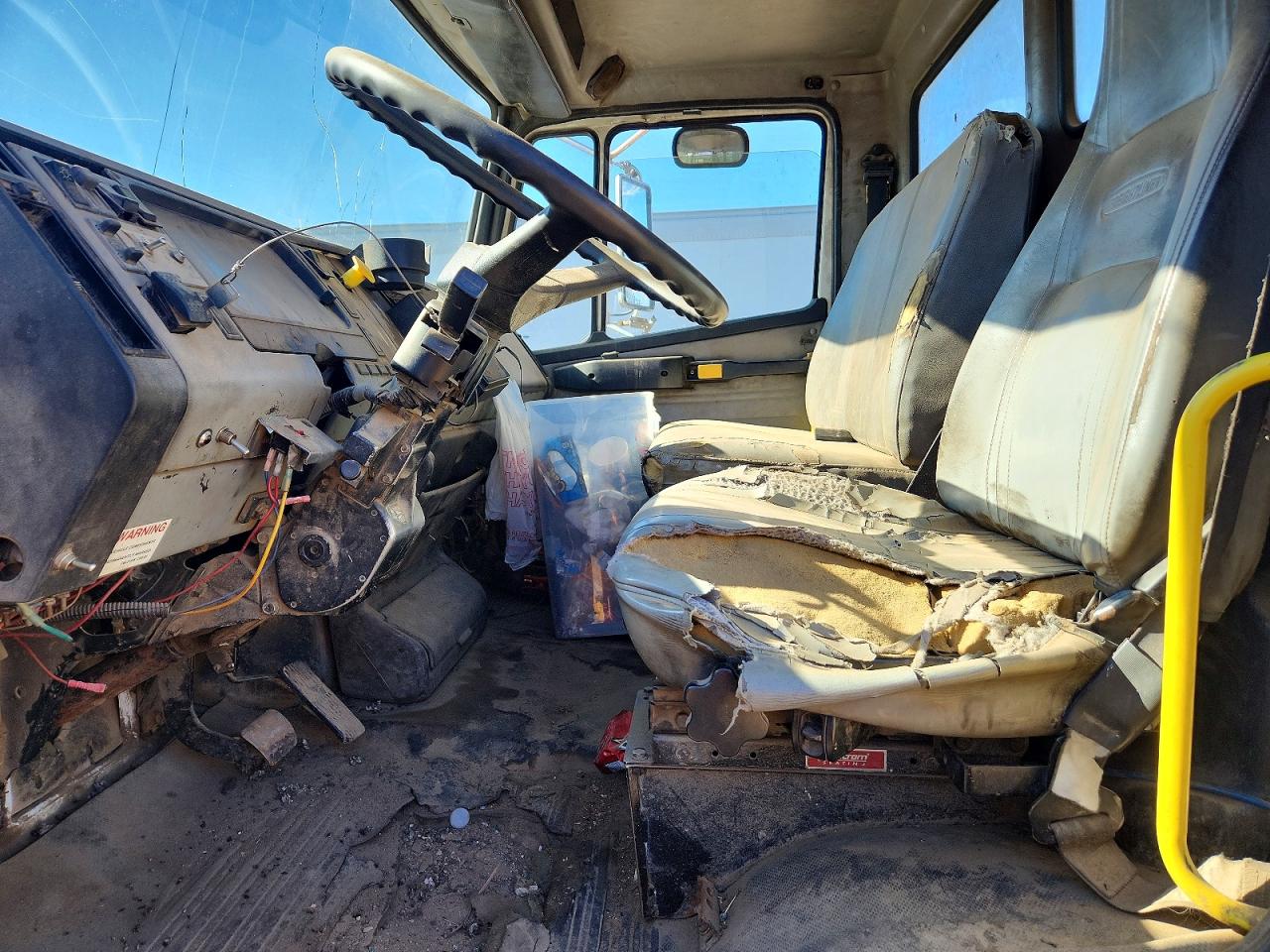 2002 FREIGHTLINER All models VIN 1FVABSAK72HK15443 photo 5