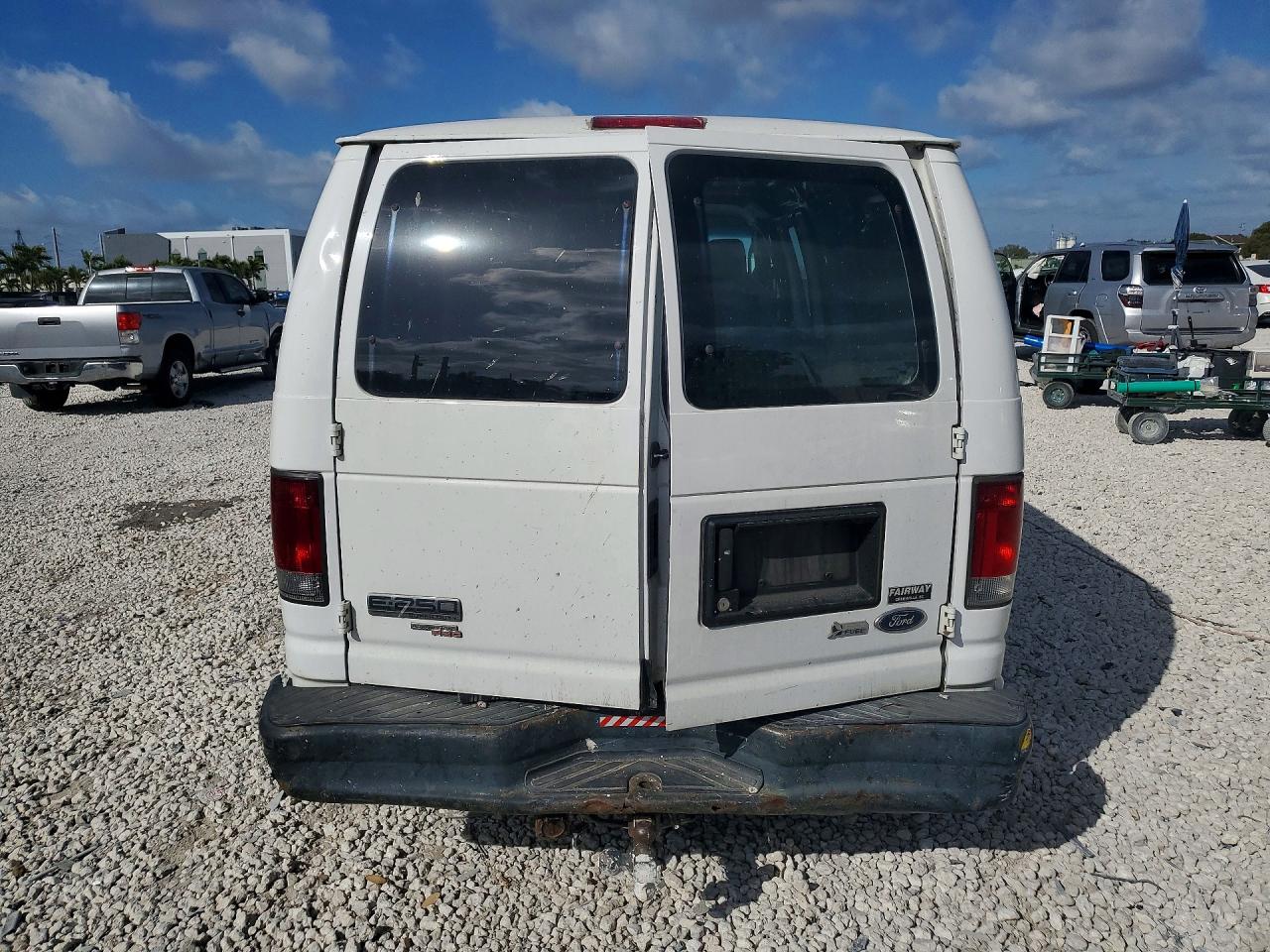 2011 Ford Econoline VIN 1FTNS2EL6BDA81046 photo 6
