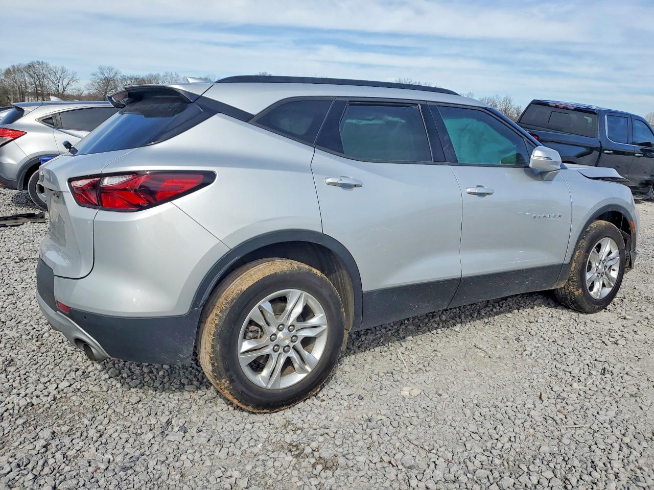 2019 Chevrolet Blazer VIN 3GNKBCRS5KS700477 photo 3