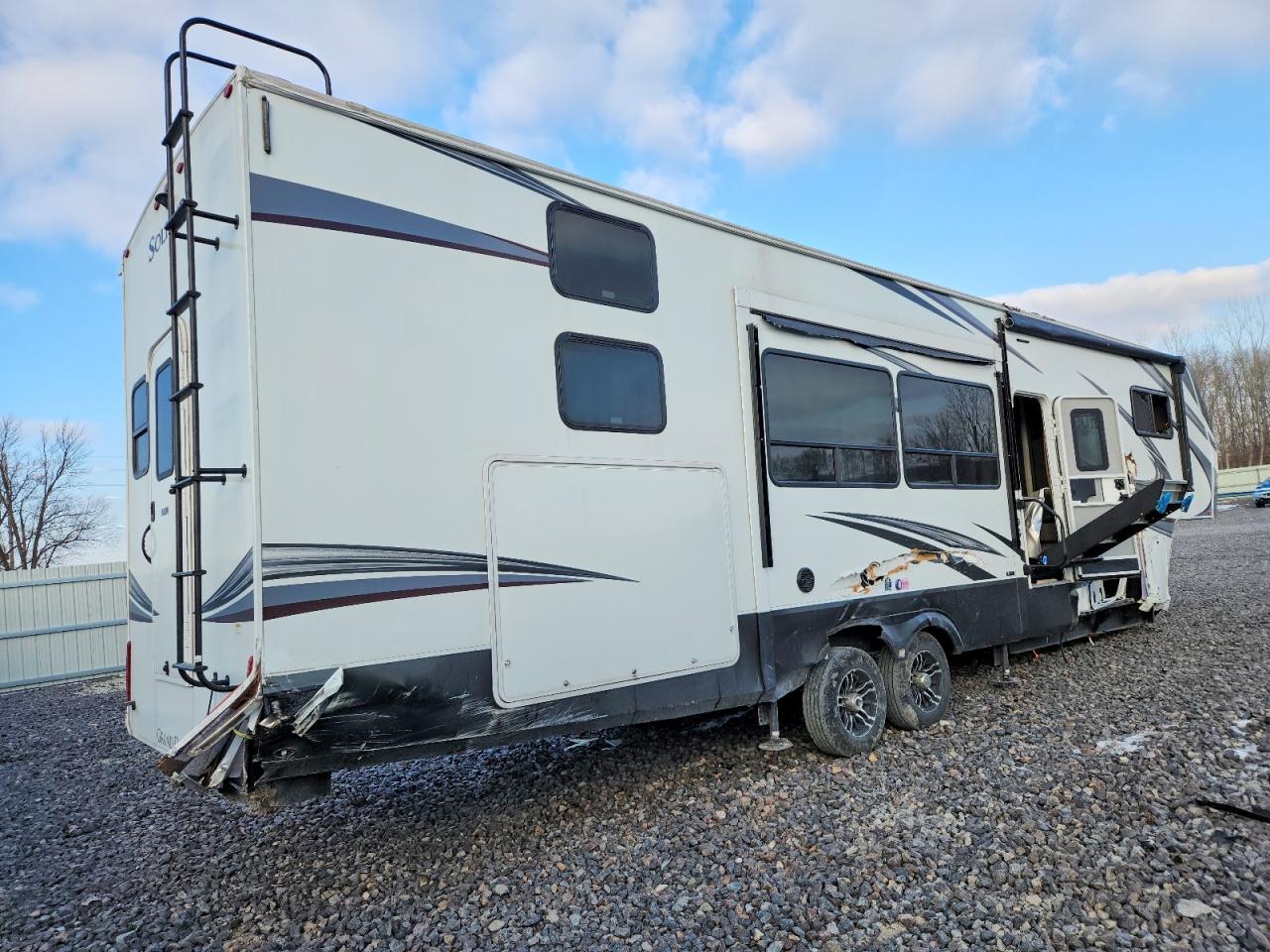 2023 GRAND Solitude VIN 573FS4228PAA13735 photo 4