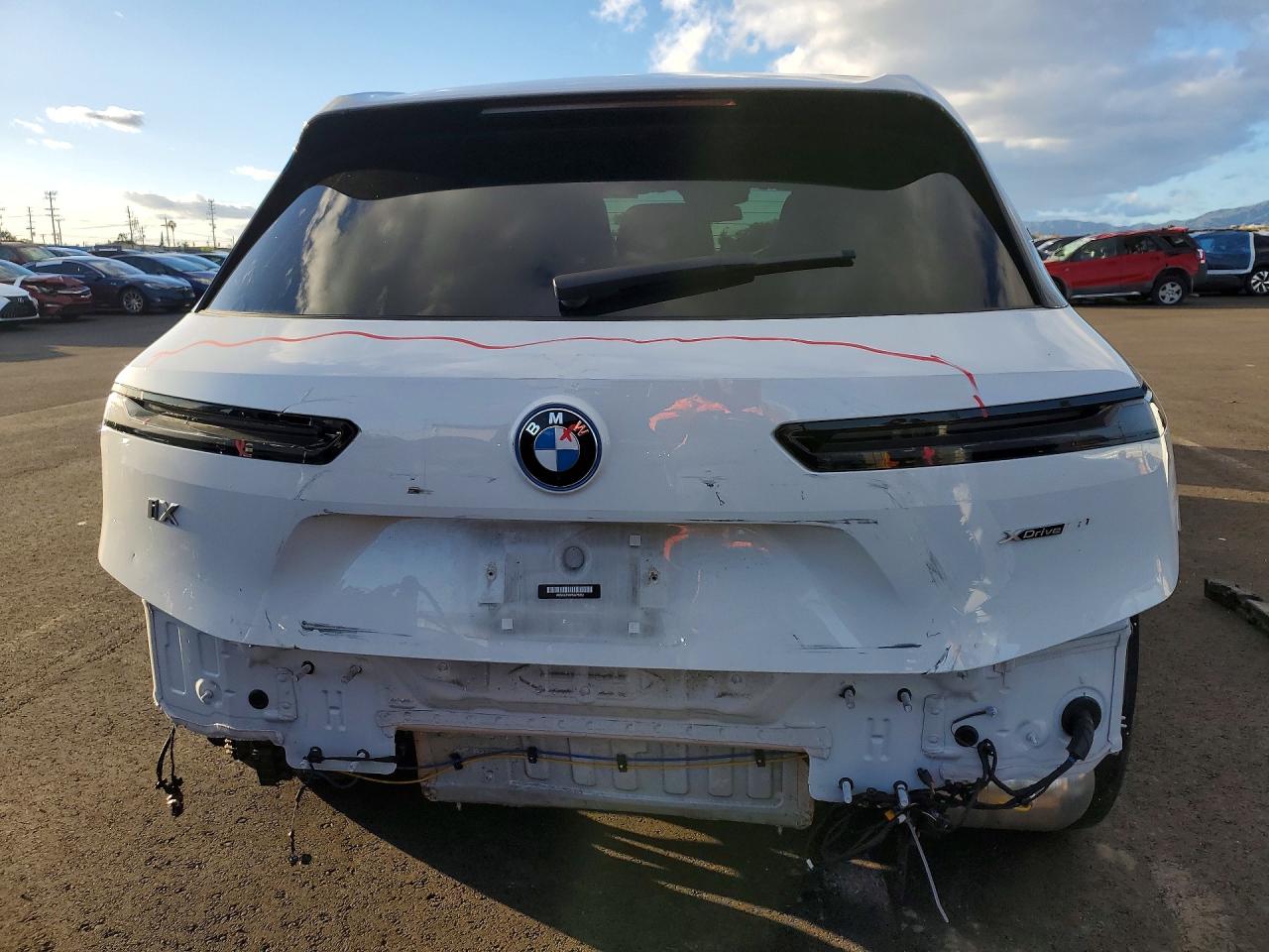2023 BMW Ix xdrive5 VIN WB523CF00PCM75953 photo 6