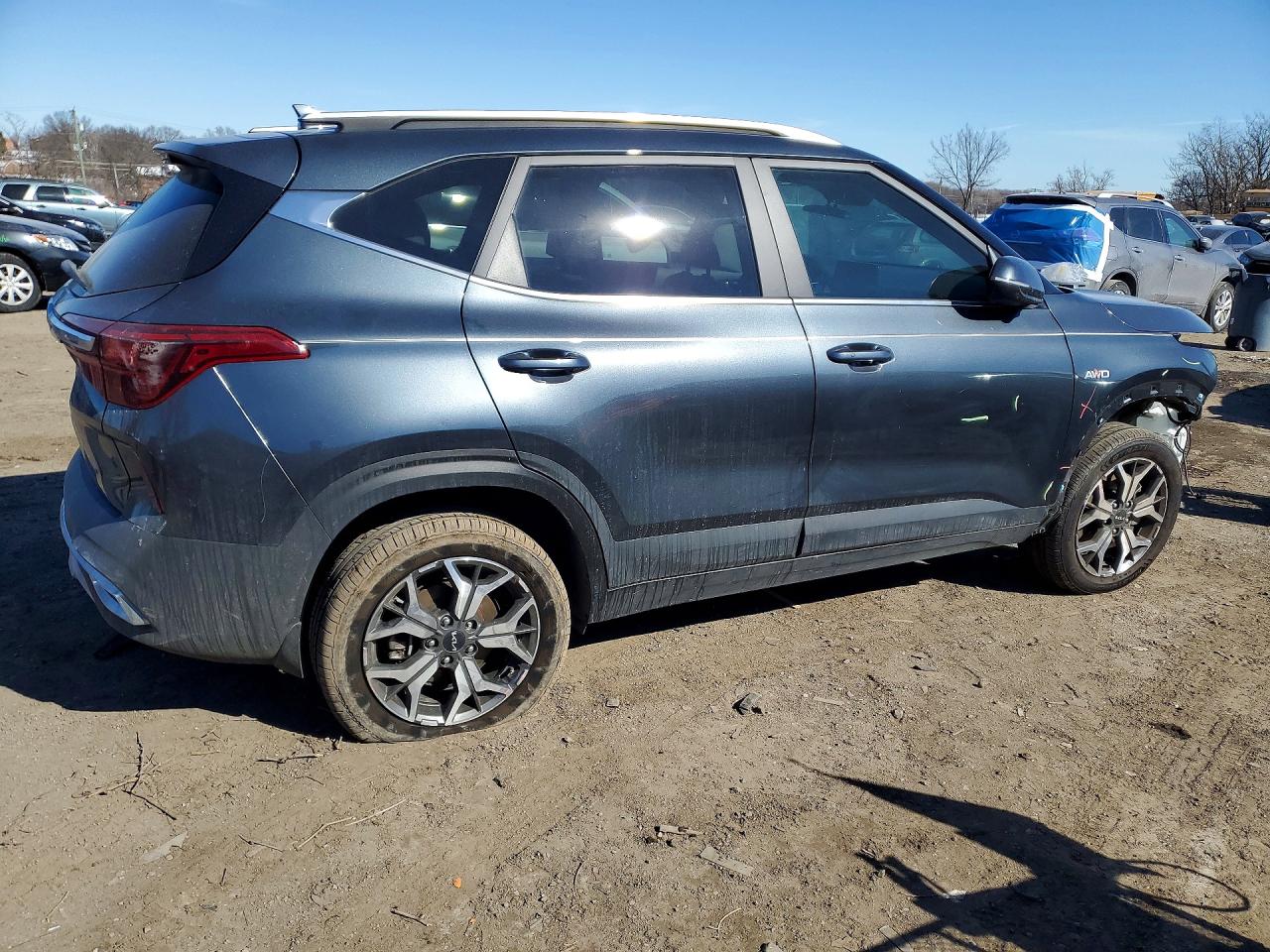 2023 Kia Seltos VIN KNDERCAA2P7404035 photo 3