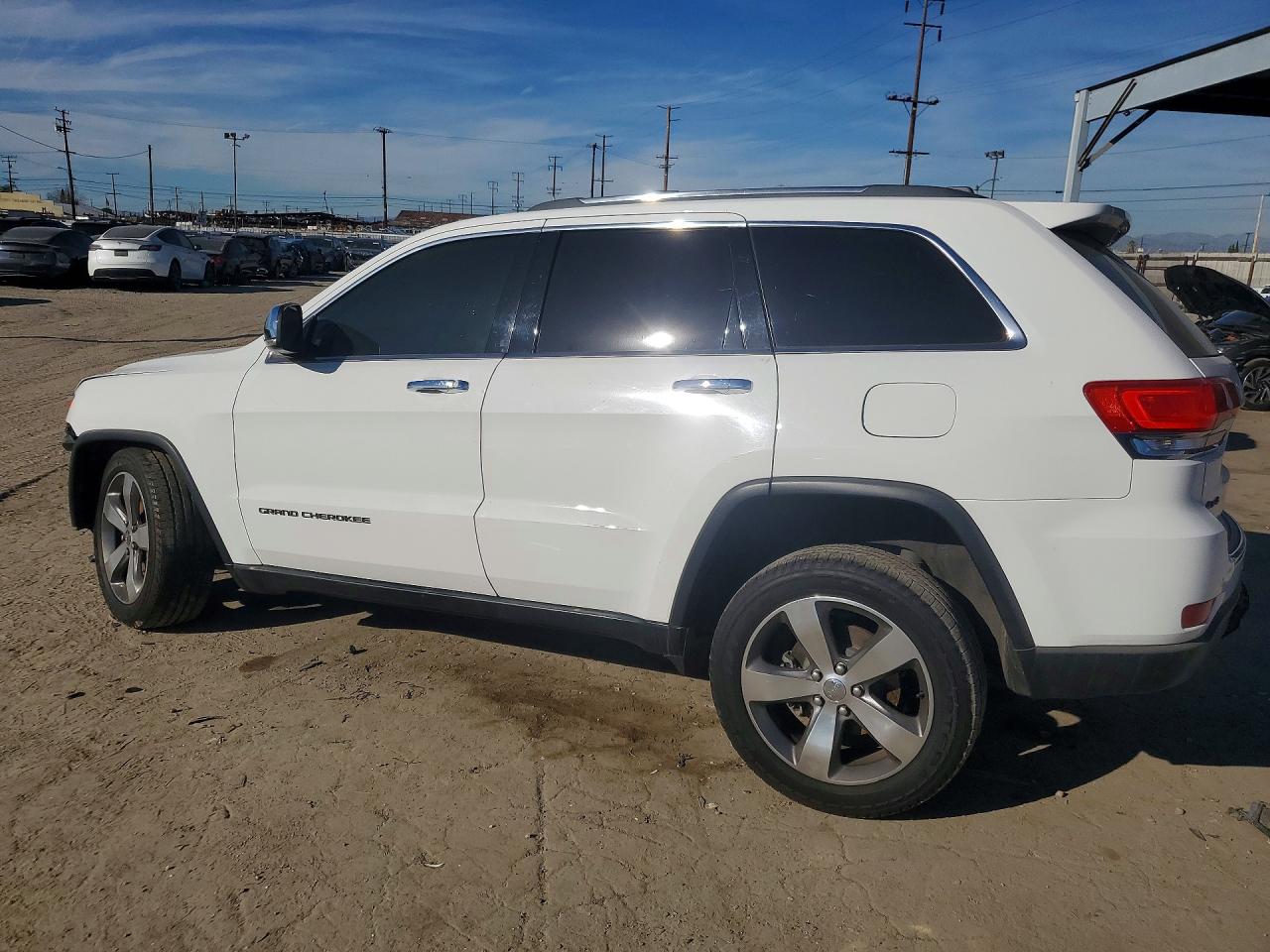 2015 Jeep Grand cher VIN 1C4RJFBG5FC778724 photo 2