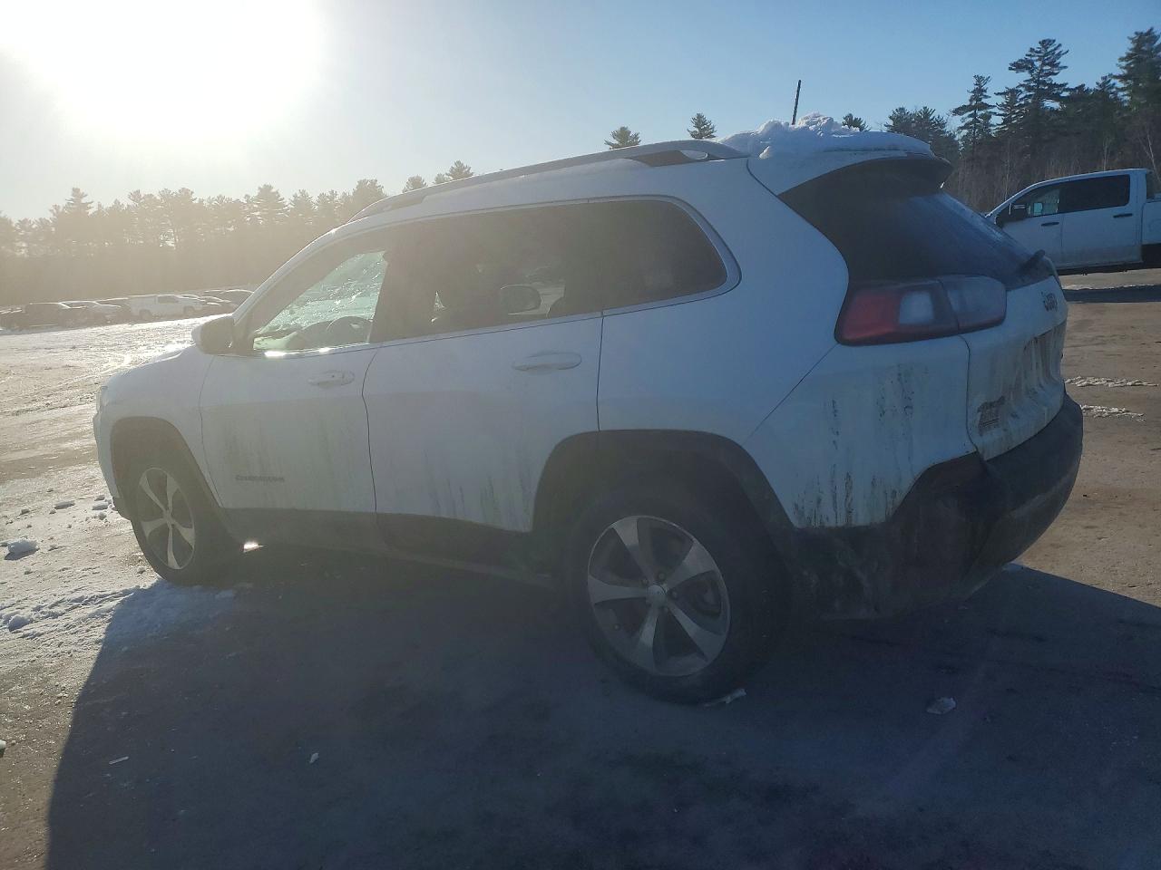 2019 Jeep Grand cher VIN 1C4PJMDX8KD137564 photo 2