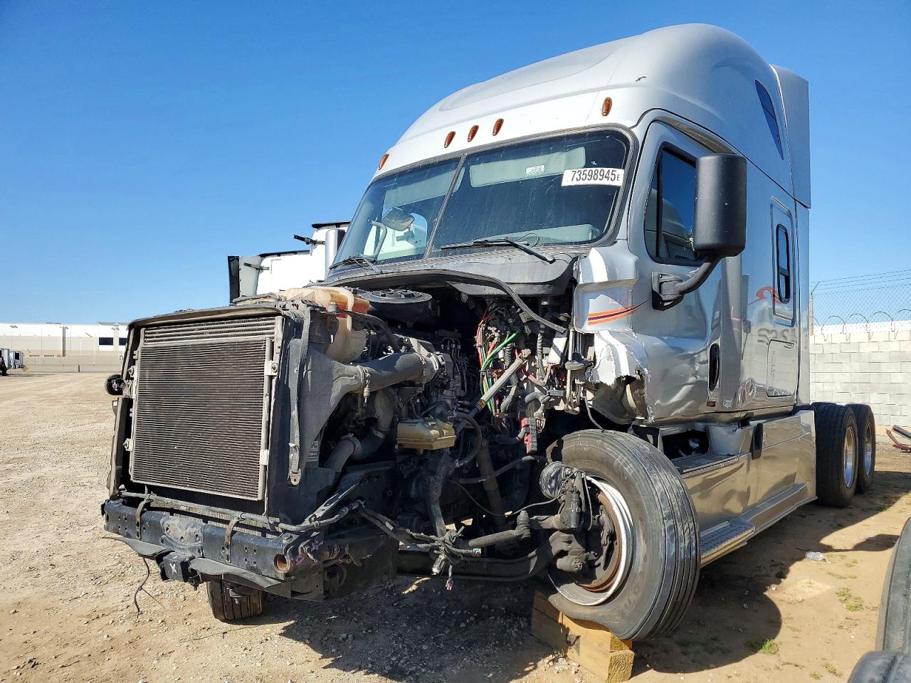 2018 FREIGHTLINER All other VIN 3AKJGLDR6JSHU5121 photo 2