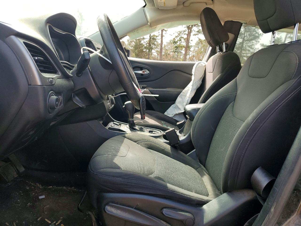 2019 Jeep Grand cher VIN 1C4PJLCB7KD297550 photo 7