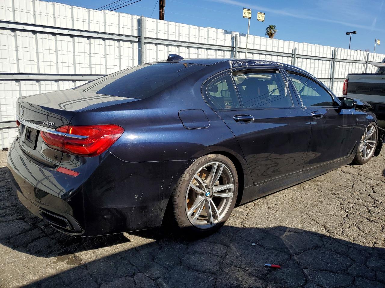 2017 BMW 7 series VIN WBA7E2C52HG739597 photo 3