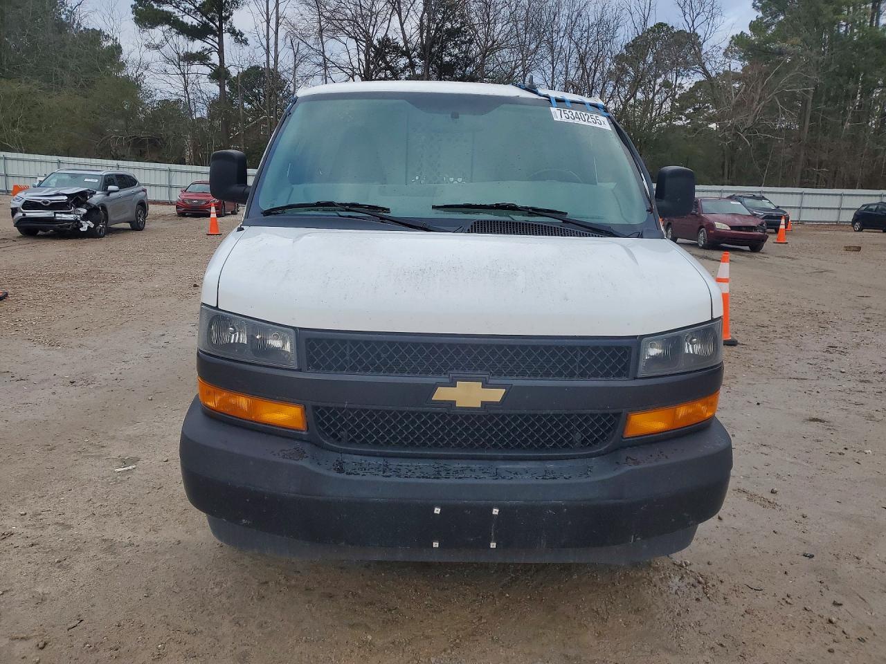 2021 Chevrolet Express VIN 1GCWGAFP2M1302258 photo 5
