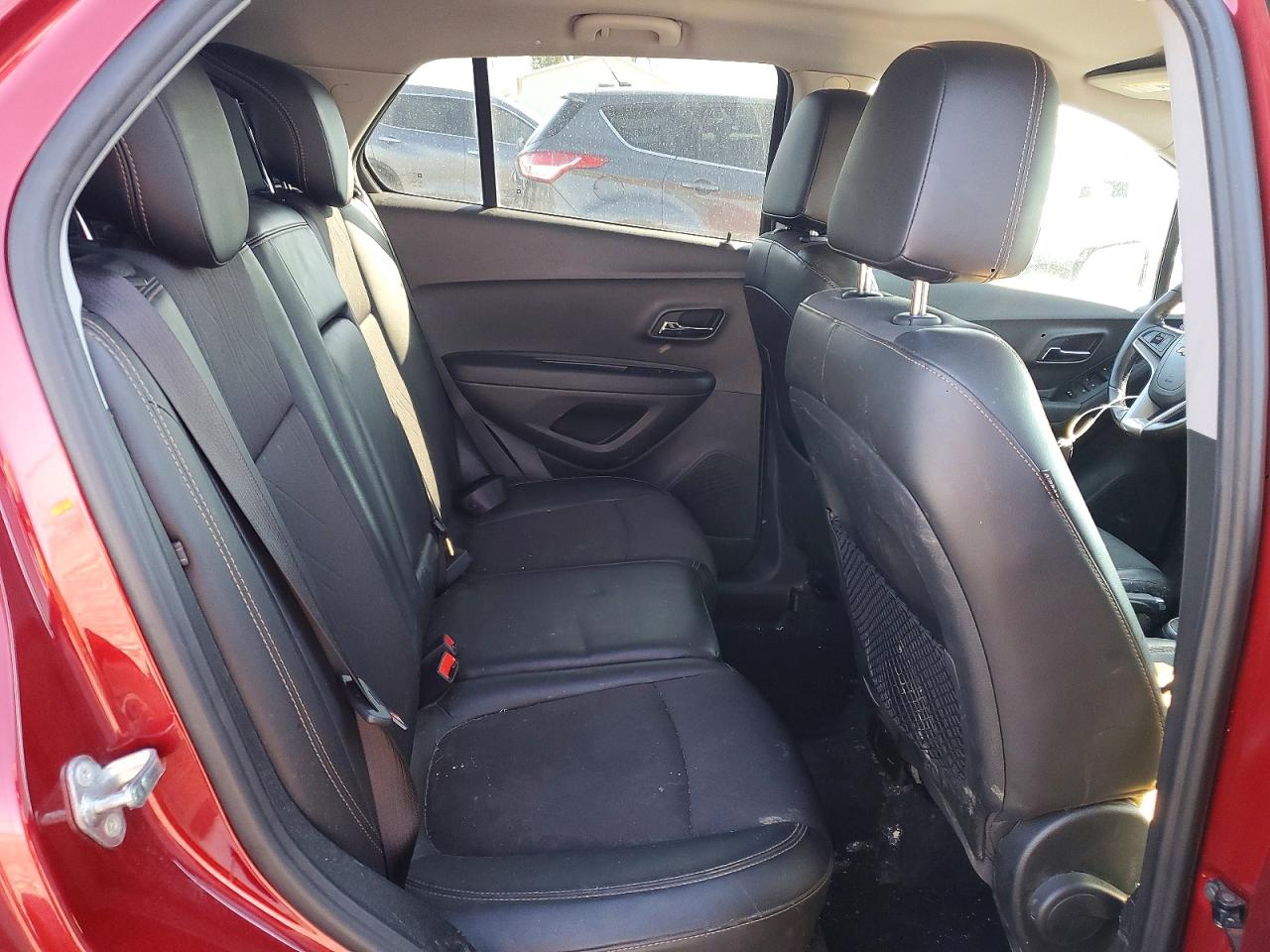 2018 Chevrolet Trax VIN 3GNCJLSB6JL177285 photo 11
