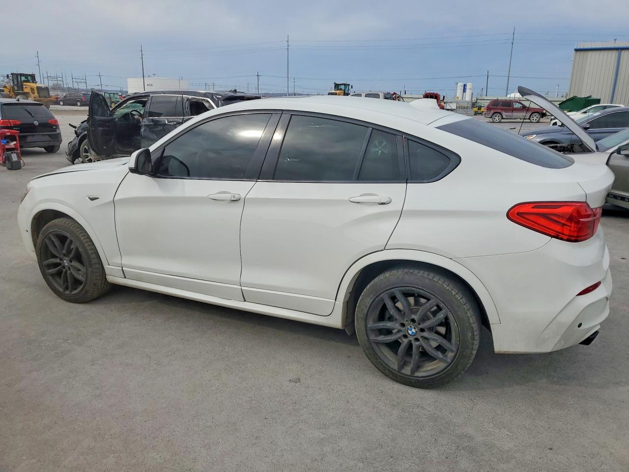 2018 BMW X4 VIN 5UXXW7C5XJ0W63752 photo 2