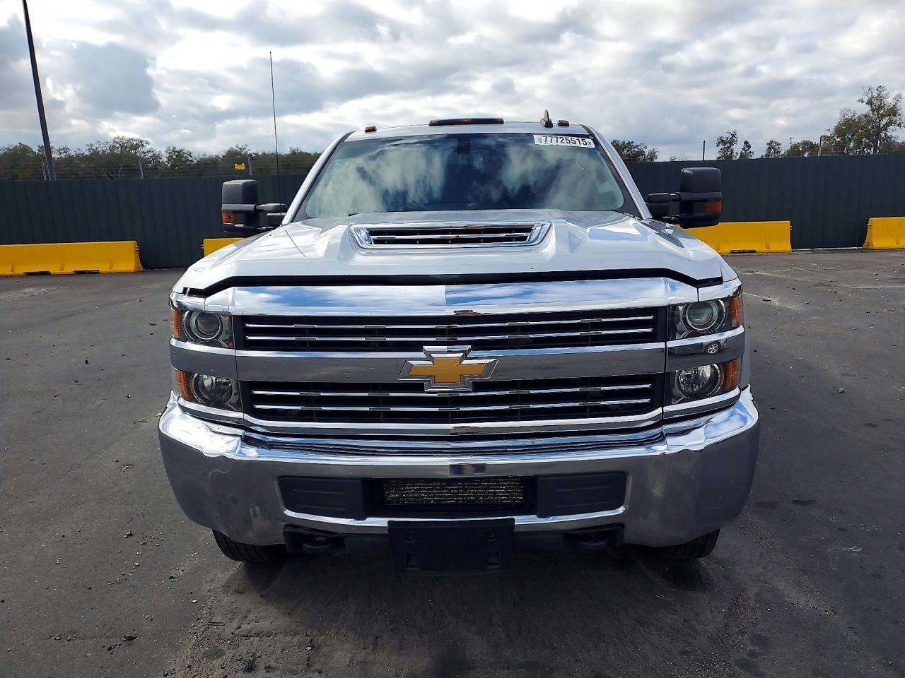 2017 Chevrolet All models VIN 1GC4KYCY8HF207966 photo 5