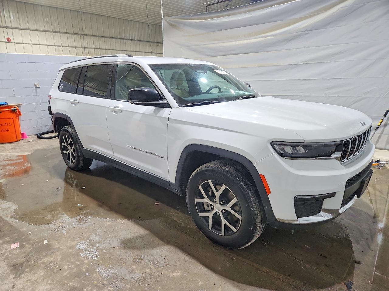 2024 Jeep Grand cher VIN 1C4RJKBG4R8599252 photo 4