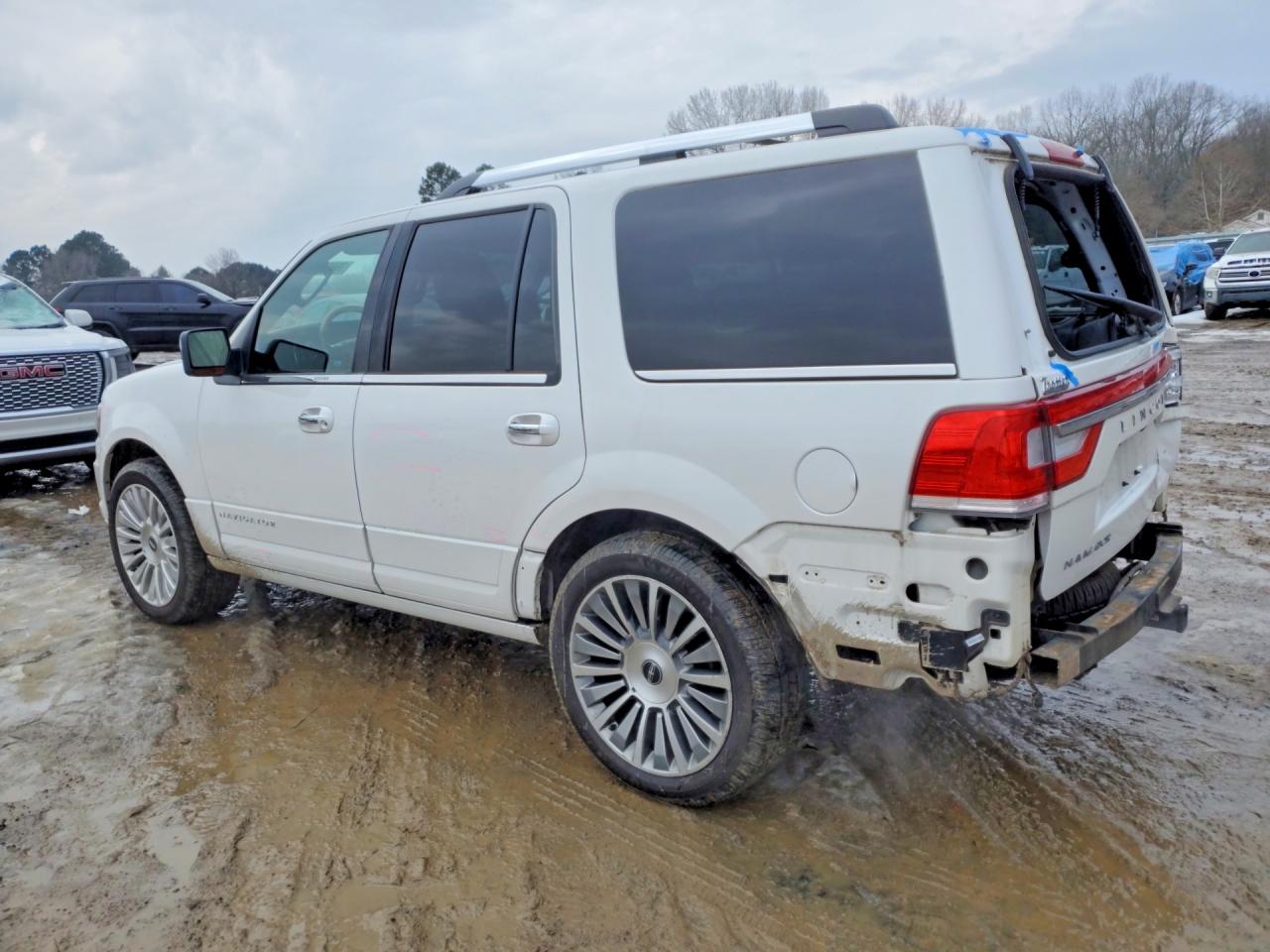 2015 LINCOLN Navigator VIN 5LMJJ2HT4FEJ10033 photo 2