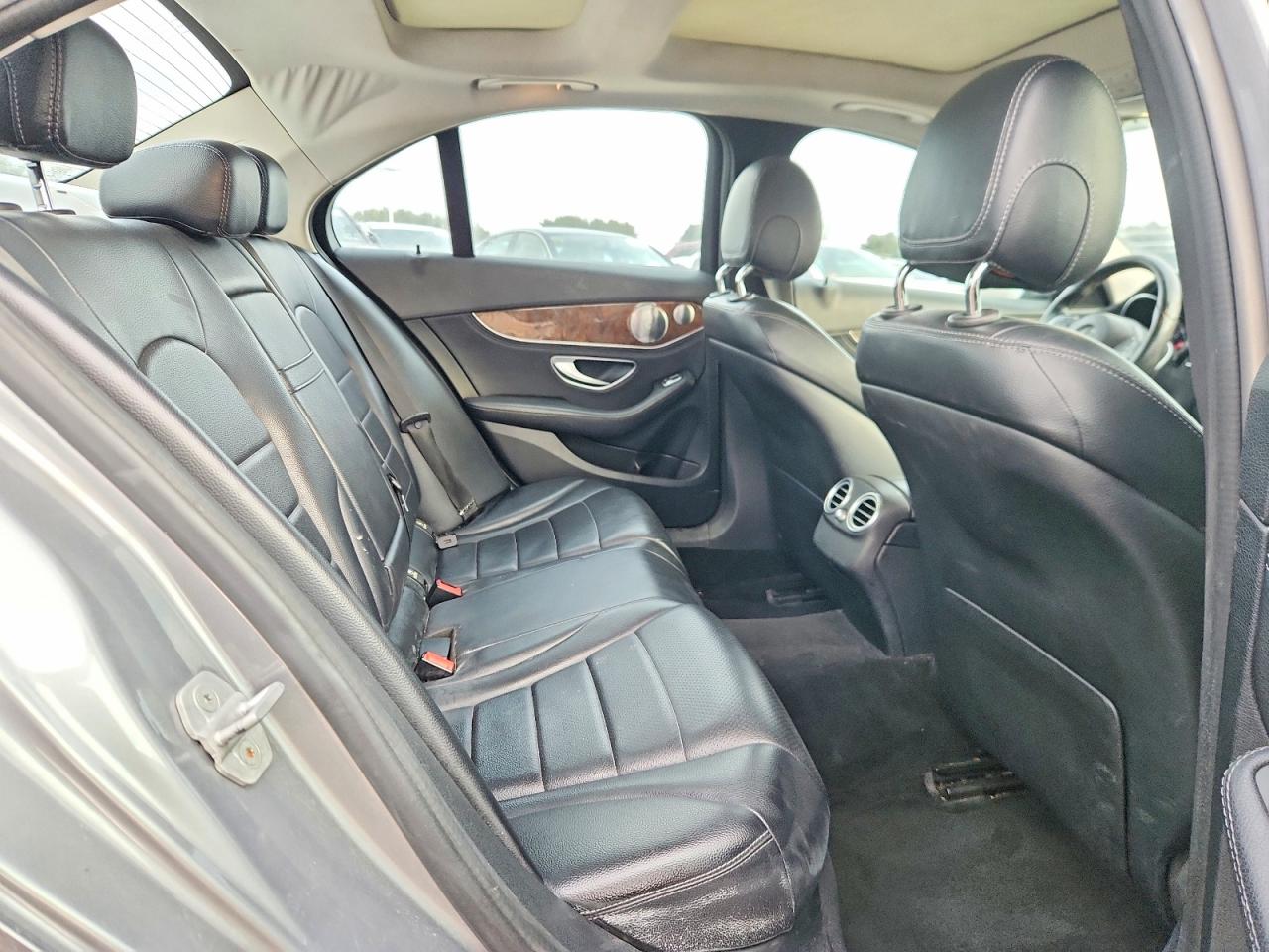 2015 Mercedes-Benz C class VIN 55SWF4KB7FU005686 photo 10