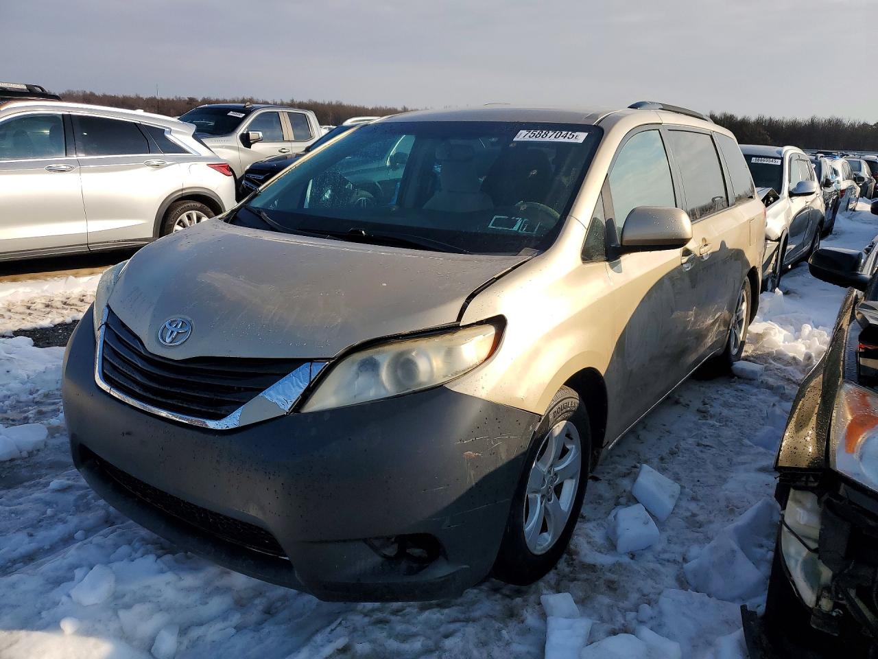 2011 Toyota All models VIN 5TDKK3DC3BS027444 photo 1