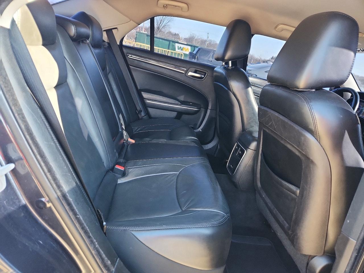 2016 Chrysler 300 VIN 2C3CCAAG5GH243769 photo 10