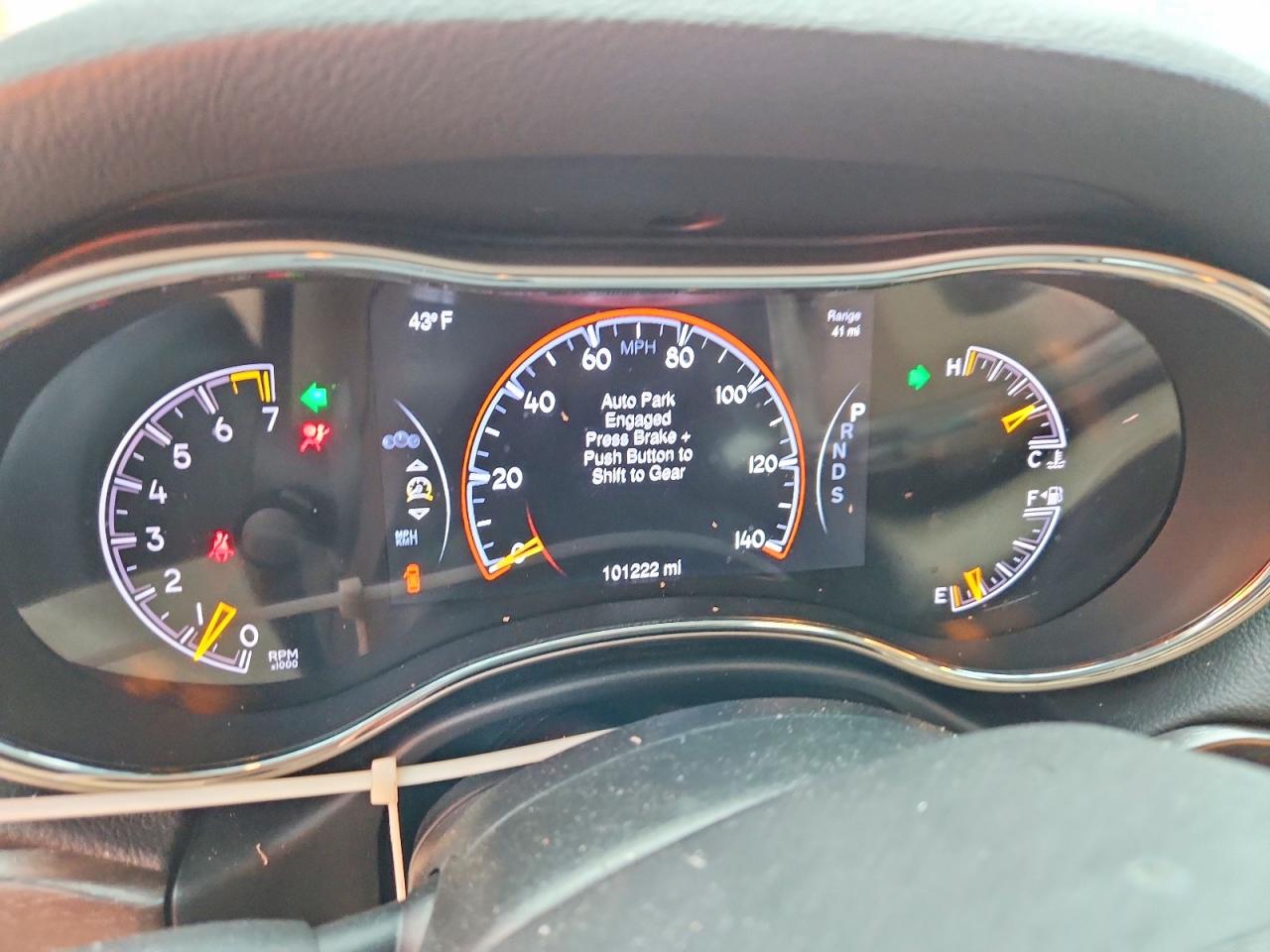2015 Jeep Grand cher VIN 1C4RJEBGXFC952152 photo 9