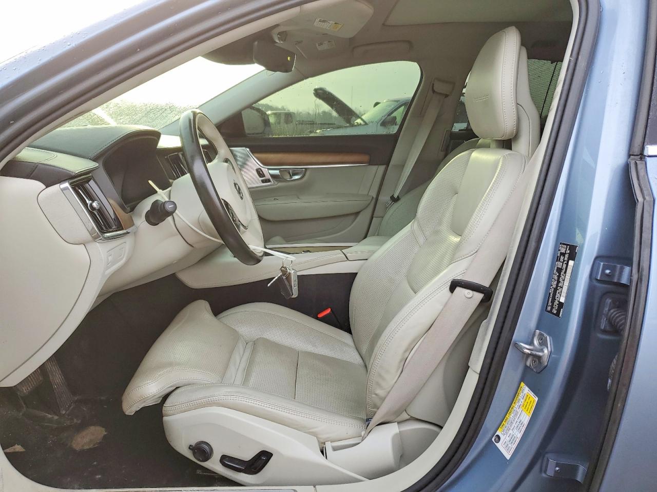 2018 Volvo S90 VIN LVY992MLXJP015149 photo 7