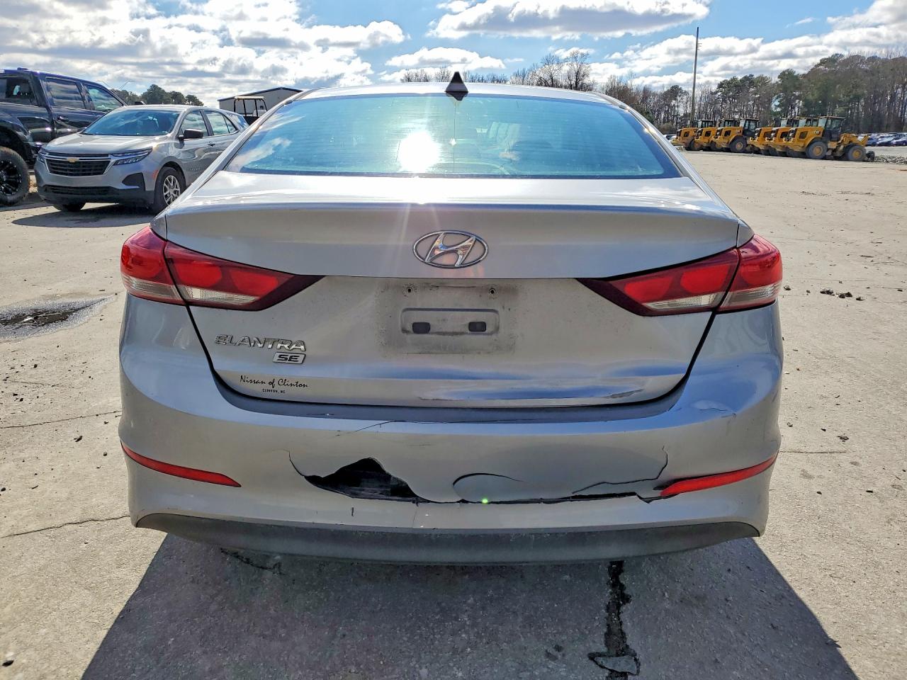 2017 Hyundai Elantra VIN 5NPD74LFXHH067031 photo 6