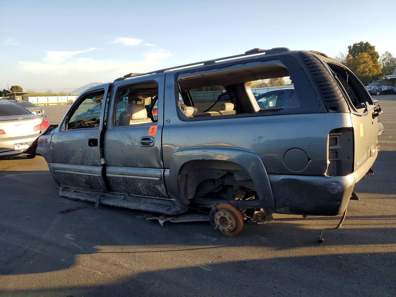 2001 Chevrolet Suburban VIN 3GNGK26U11G269370 photo 2