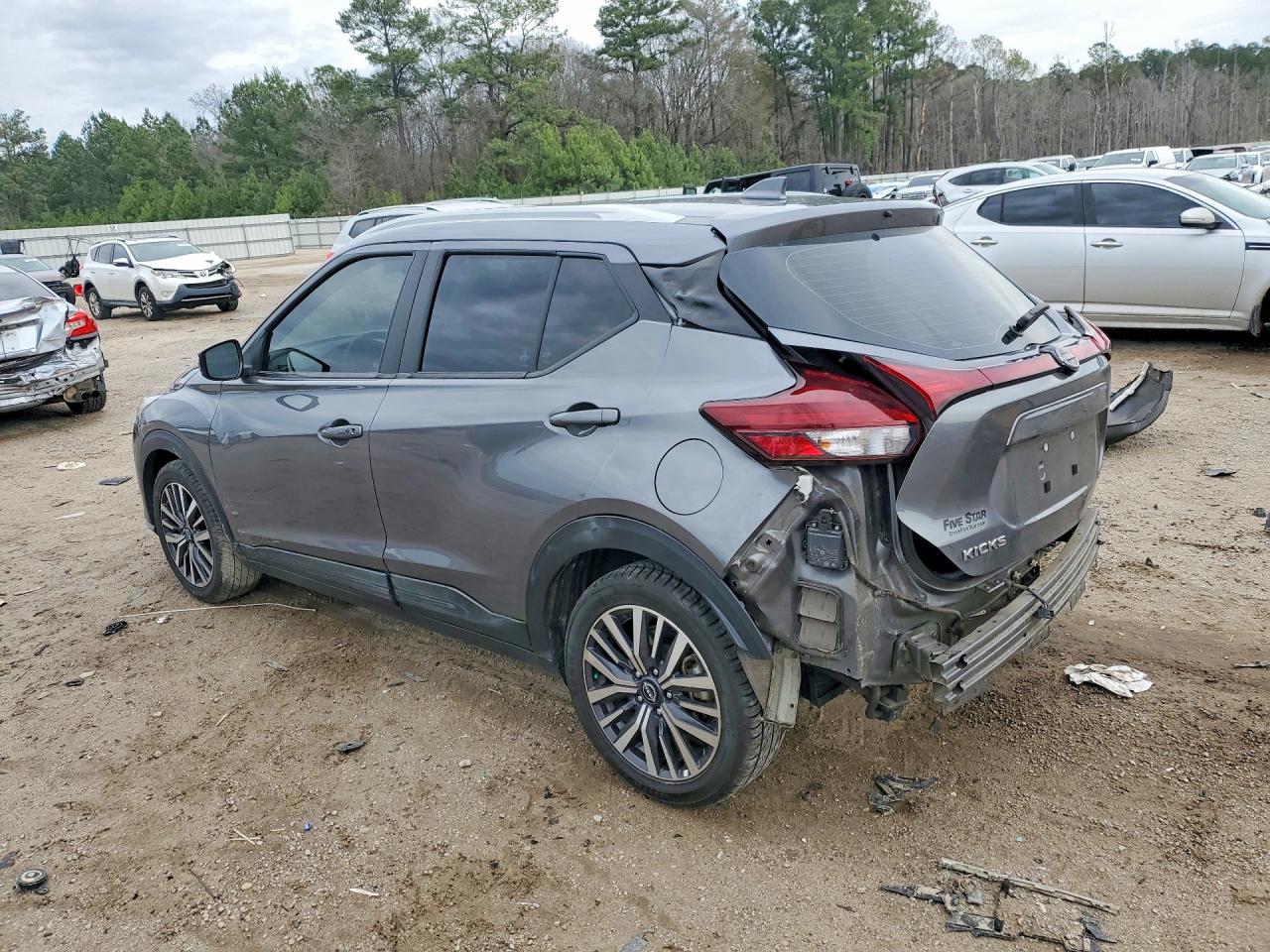 2023 Nissan Kicks VIN 3N1CP5CV4PL562271 photo 2