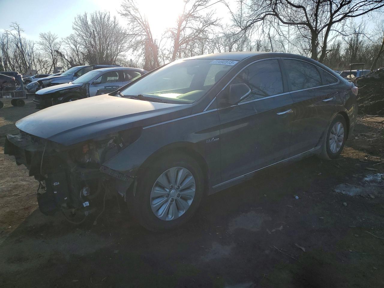 2016 Hyundai Sonata hybrid VIN KMHE24L11GA038994 photo 1