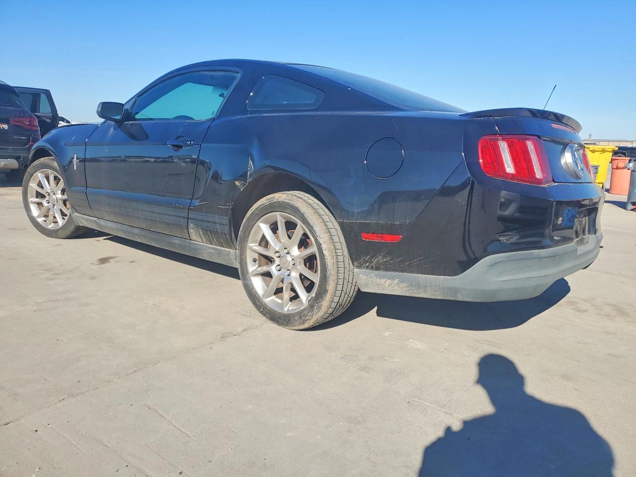 2010 Ford All models VIN 1ZVBP8AN1A5166090 photo 2