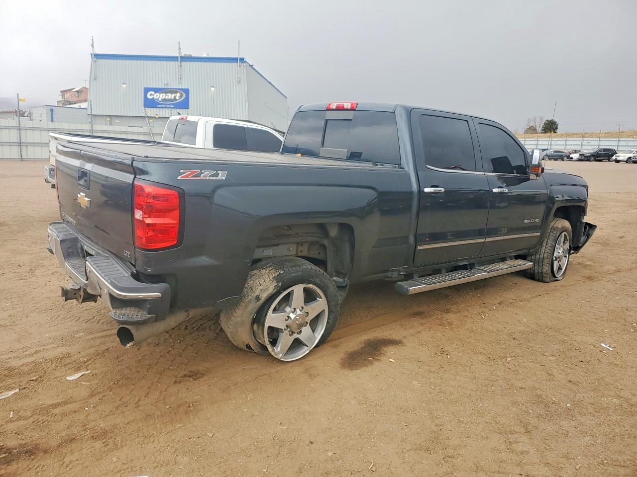 2017 Chevrolet All models VIN 1GC1KWEY6HF117364 photo 3