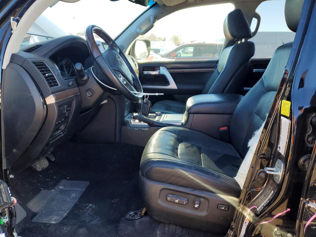 2018 Toyota Land cruis VIN JTMCY7AJ6J4071929 photo 7