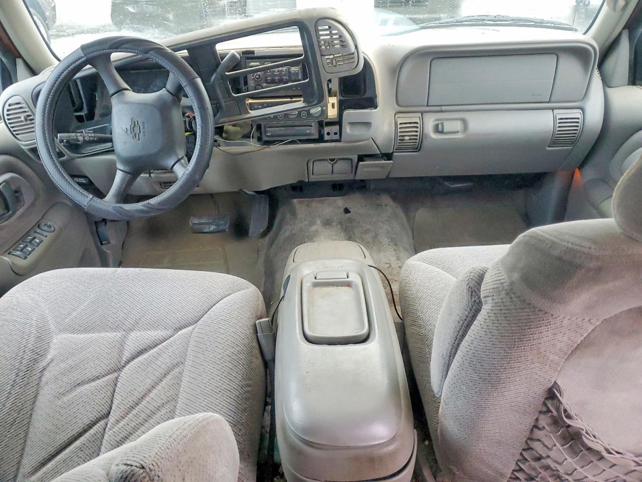 1998 Chevrolet Suburban VIN 3GNEC16R9WG108914 photo 8