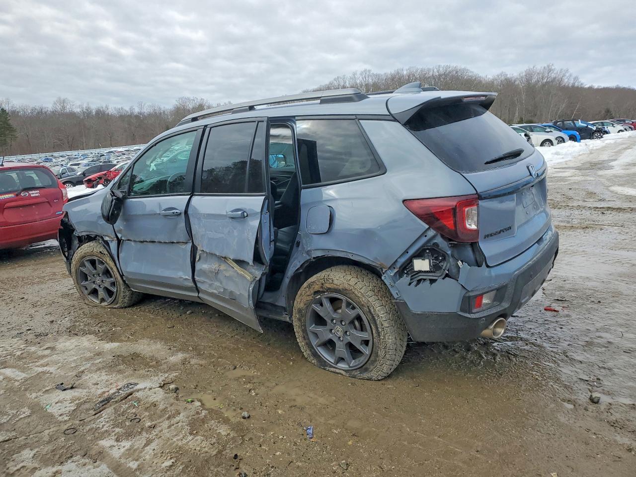 2025 Honda Passport VIN 5FNYF8H66SB004874 photo 2