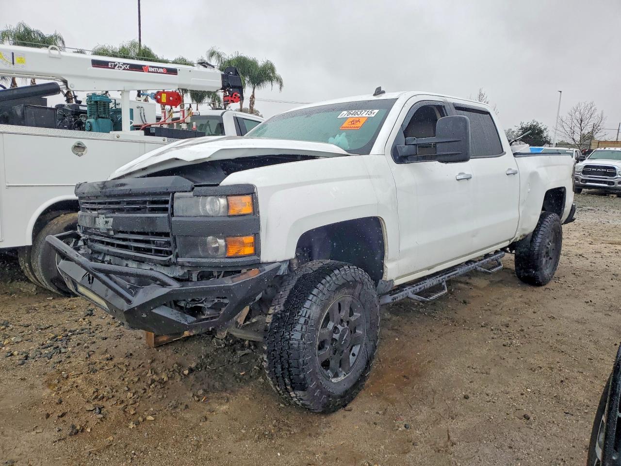 2015 Chevrolet All models VIN 1GC1KWE86FF105843 photo 1