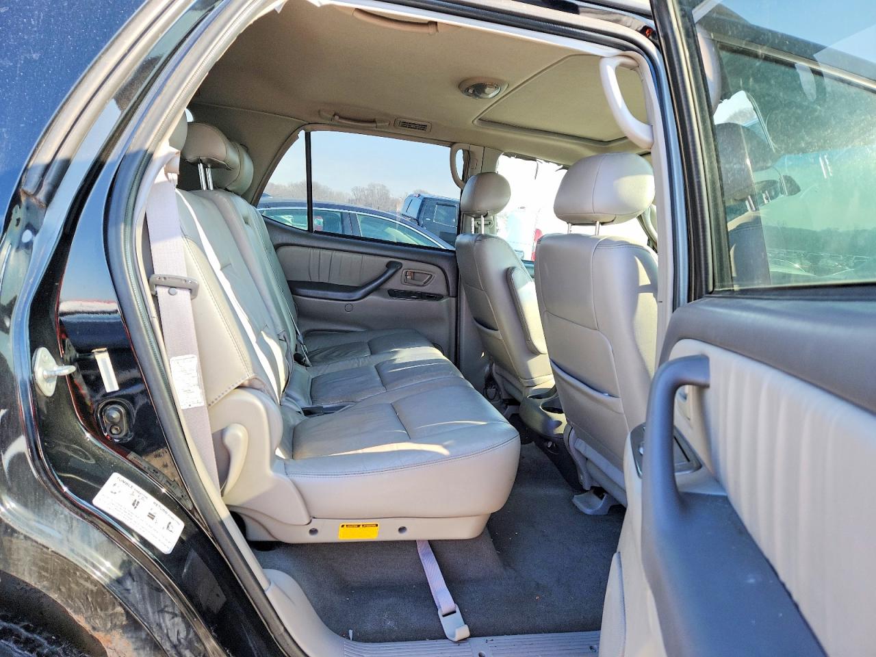 2002 Toyota Sequoia VIN 5TDBT48A92S131769 photo 10