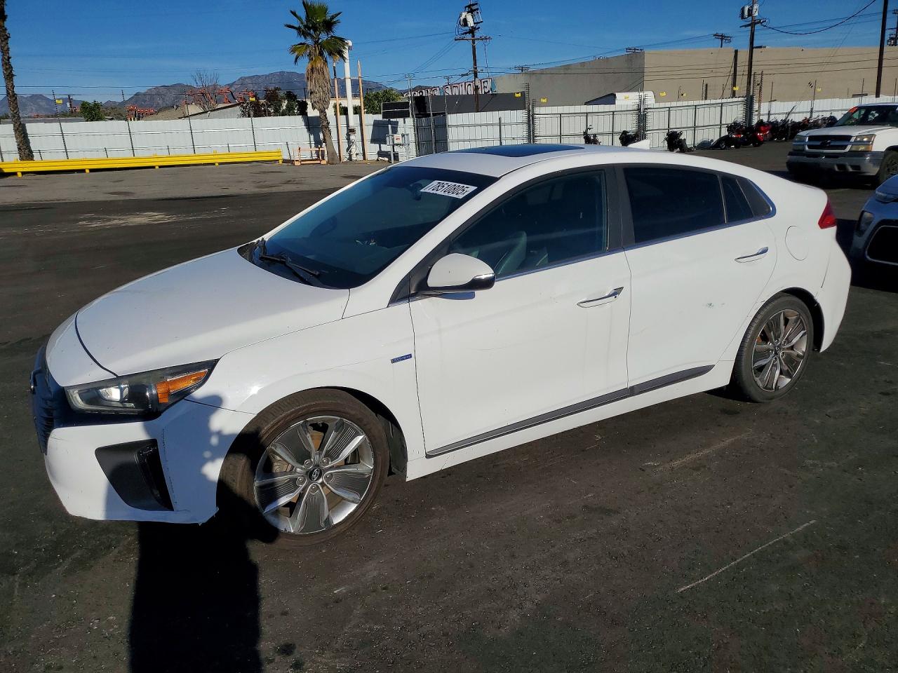 2018 Hyundai Ioniq VIN KMHC85LC3JU064144 photo 1