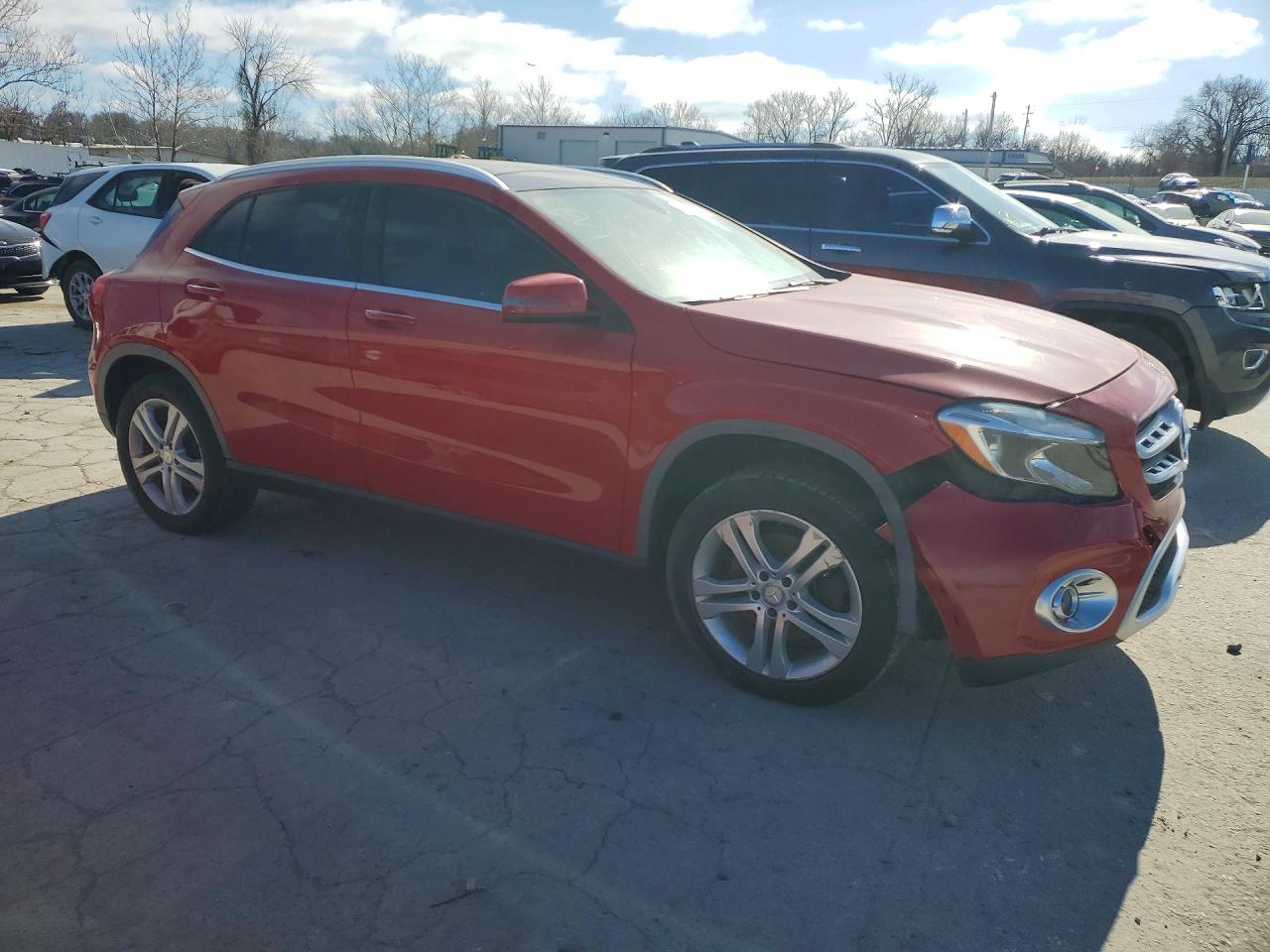 2018 MERCEDES-BENZ Gla-class VIN WDCTG4GB7JJ373324 photo 4