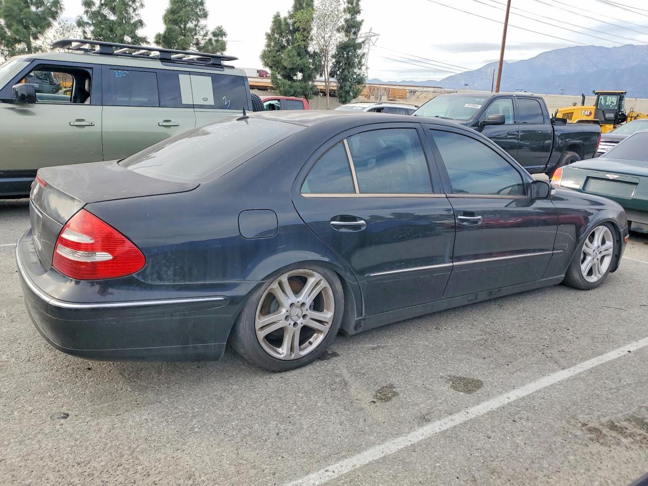 2005 Mercedes-Benz E-class VIN WDBUF70J75A706030 photo 3