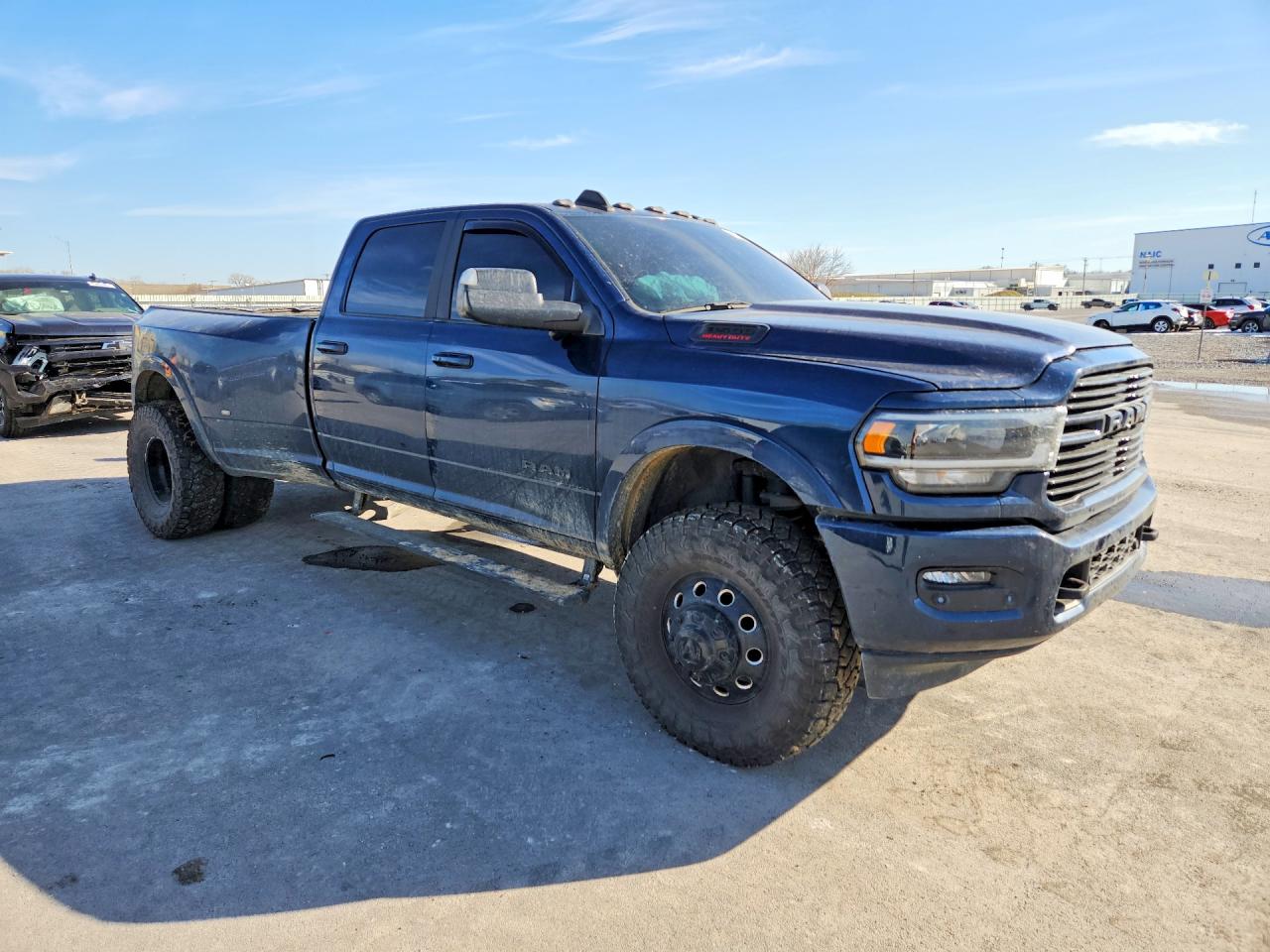 2022 Ram 3500 VIN 3C63RRJL9NG237435 photo 4