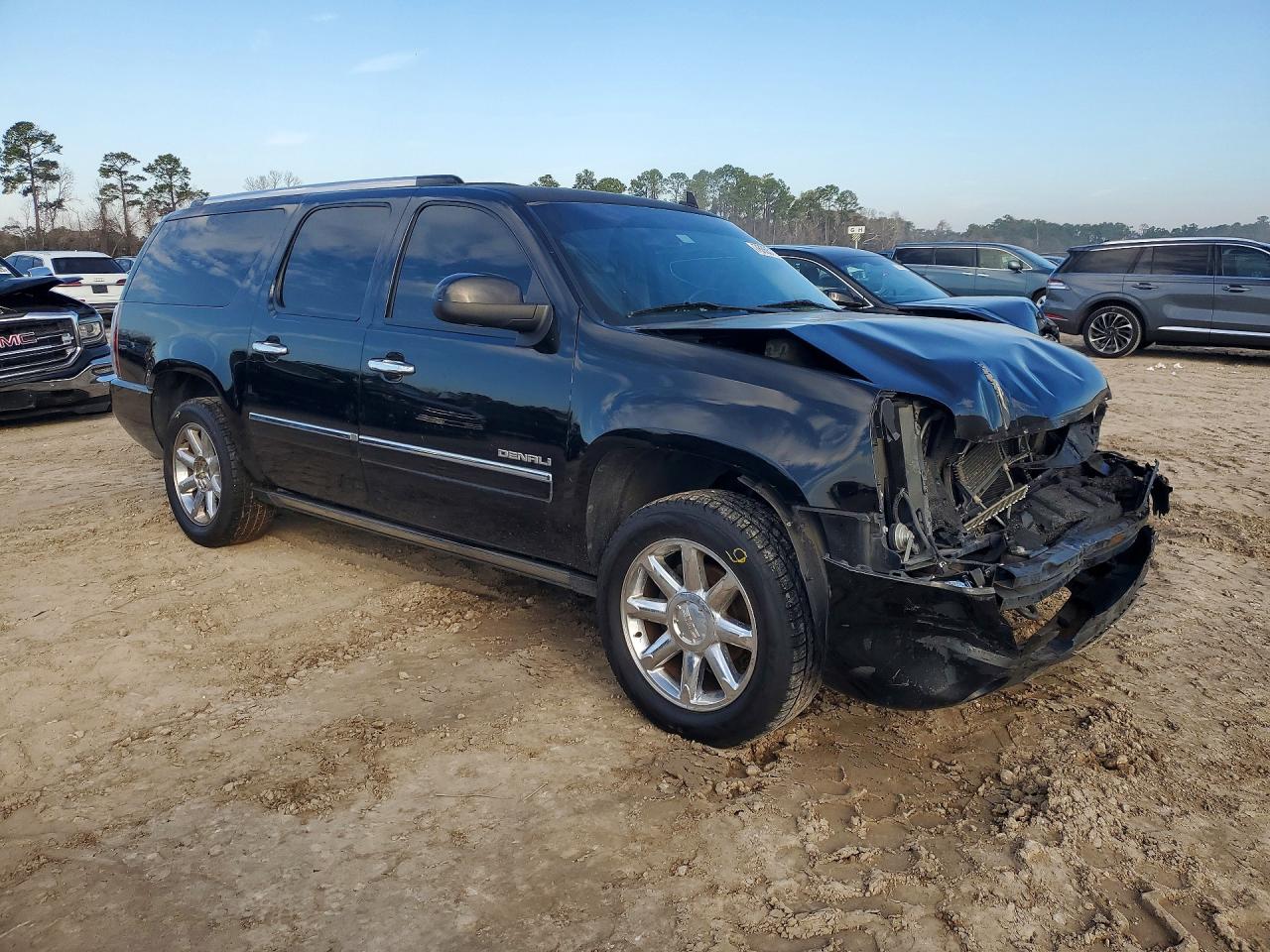 2013 GMC Yukon VIN 1GKS1MEF2DR359821 photo 4