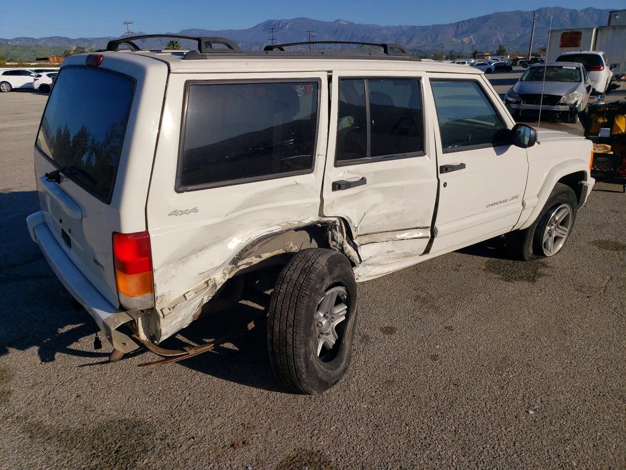 2001 Jeep Cherokee VIN 1J4FF58S71L520816 photo 3