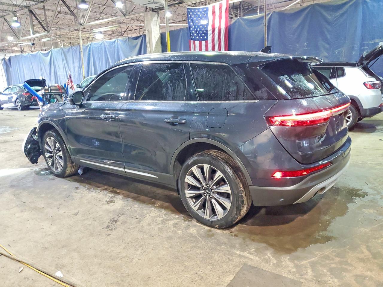 2020 Lincoln Corsair VIN 5LMCJ2D95LUL00525 photo 2
