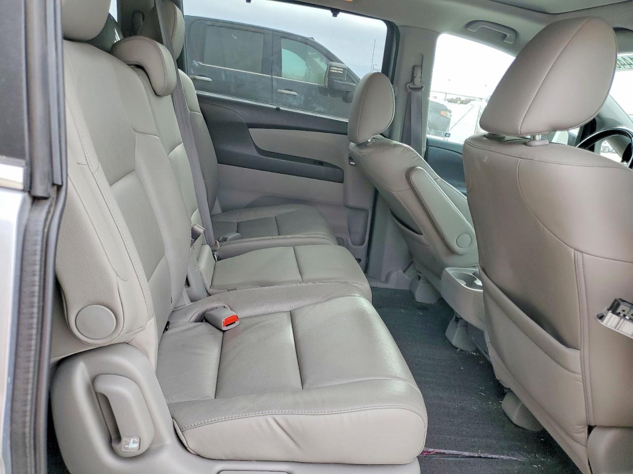 2016 HONDA All models VIN 5FNRL5H65GB131036 photo 11